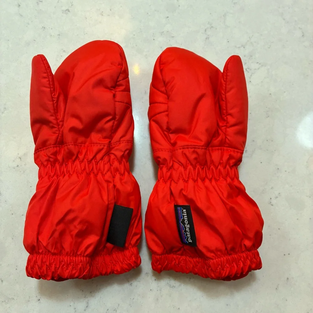 Patagonia Baby Puff Mittens in Catalan Coral